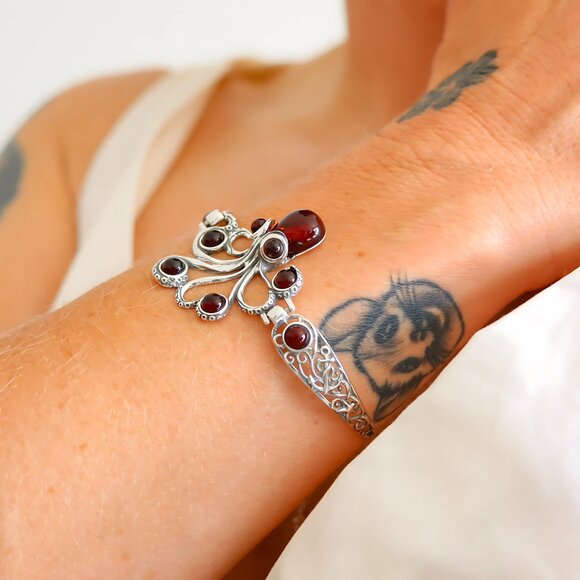 Baltic Cherry Amber Octopus Bracelet Sterling Silver Adjustable - Picture 3 of 6